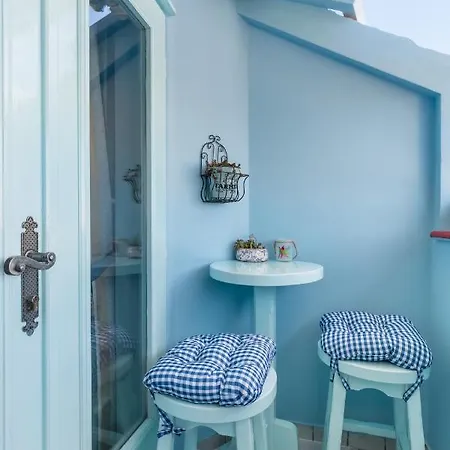 Blue Dreams In The Old Town With A Sea View *