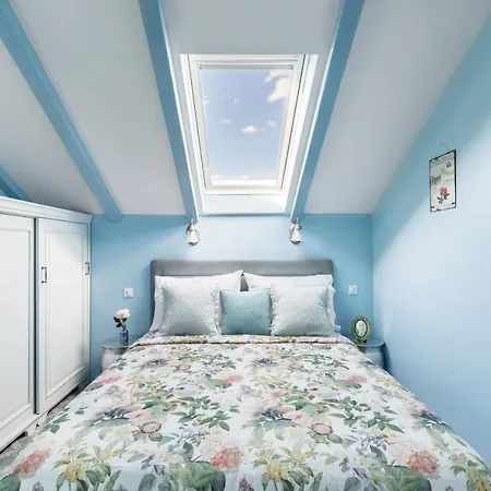 Blue Dreams In The Old Town With A Sea View 公寓