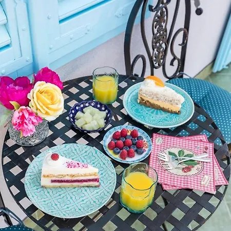 Blue Dreams In The Old Town With A Sea View *