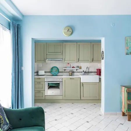 Blue Dreams In The Old Town With A Sea View *