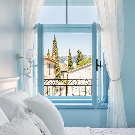 Blue Dreams In The Old Town With A Sea View Split