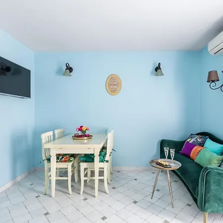 Blue Dreams In The Old Town With A Sea View Apartment