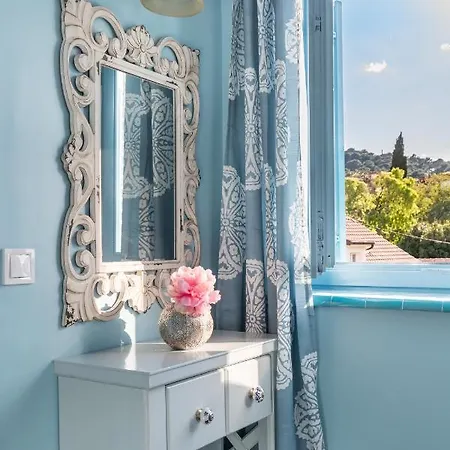 Blue Dreams In The Old Town With A Sea View *