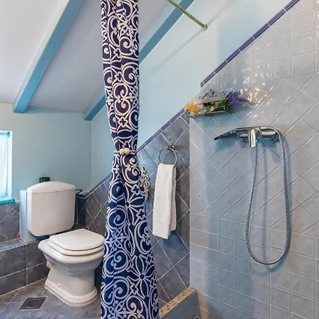 Апартаменты Blue Dreams In The Old Town With A Sea View *