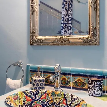 Blue Dreams In The Old Town With A Sea View Апартаменты *