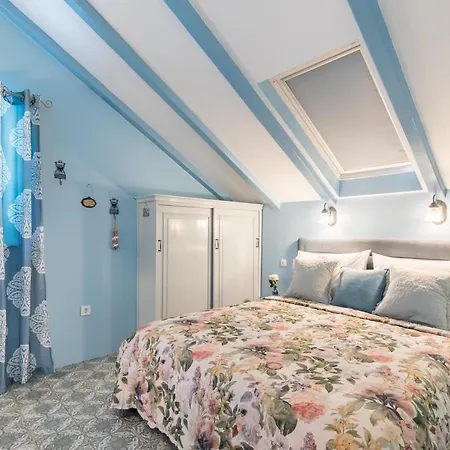 Blue Dreams In The Old Town With A Sea View Апартаменты