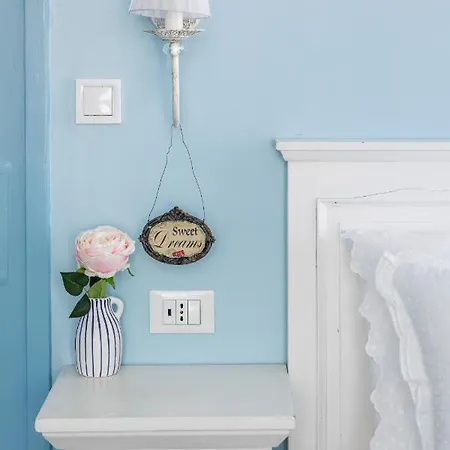 Blue Dreams In The Old Town With A Sea View *